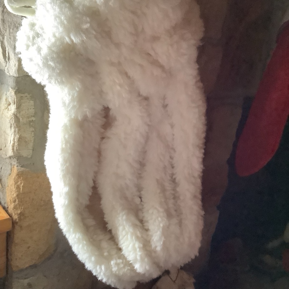 Four Tahari Fluffy White Christmas Stockings NWOT - Picture 2 of 12